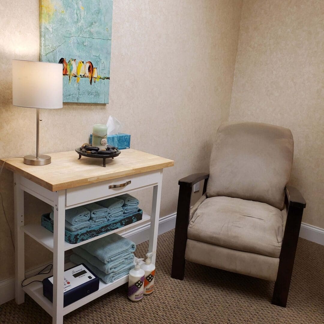 A chair and table in a room.